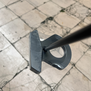 Putter <span class=keywords><strong>de</strong></span> <span class=keywords><strong>golf</strong></span> personnalisé pour droitier, à moment <span class=keywords><strong>de</strong></span> rotation nul, équilibré, unisexe, en acier inoxydable, avec housse <span class=keywords><strong>de</strong></span> putter <span class=keywords><strong>de</strong></span> <span class=keywords><strong>golf</strong></span> - Product Image 3