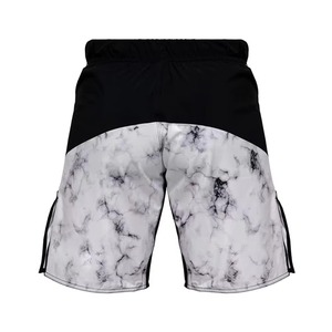 Pantalones Cortos Deportivos MMA para Hombre con Estampado de Mármol Blanco y Negro, Ajuste Atlético, Ropa Deportiva que Absorbe la Humedad - Product Image 2