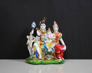Statue de la Famille Shiva en Résine Multicolore Faite à la Main, Shiva Parvati, pour la Décoration de la Maison, du Temple et de la Table - Product Image 1