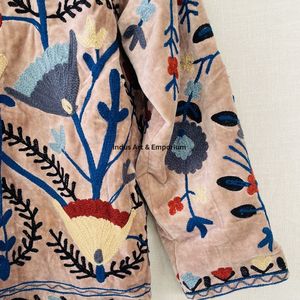 Chaqueta de algodón Suzani hecha a mano en India, chaqueta corta bordada a mano, abrigo unisex, chaqueta corta Suzani hecha a mano - Product Image 4