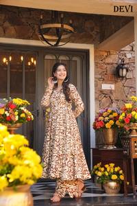 Hermoso Vestido Anarkali de Diseño Indio-Pakistaní, Tela de Algodón y Seda, Bordado Elegante, para Bodas, Casual, Tradicional, Ropa Femenina - Product Image 3