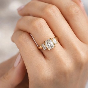 Trade Assurance Wholesale <b>Emerald</b> Cut Three Stone Engagement <b>Ring</b> Baguette Side Stone Yellow Gold Minimal Diamond <b>Ring</b> - Product Image 4