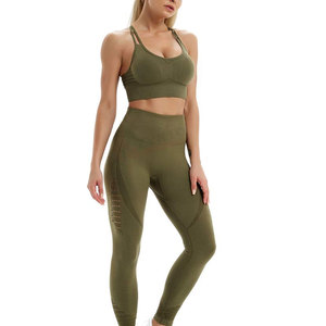 Ensemble de vêtements de sport pour yoga, nouvelle collection, vêtements de sport de qualité supérieure, design personnalisé avec votre propre logo, vêtements tendance, légers et durables - Product Image 4