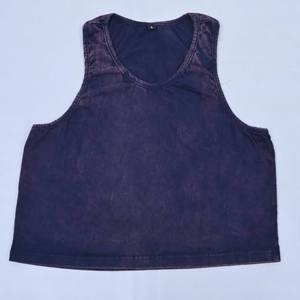 Débardeur personnalisé de qualité supérieure pour femmes, col rond, sans manches, style décontracté pour la gym, en coton délavé vintage, coupe courte, pour fabricants - Product Image 3