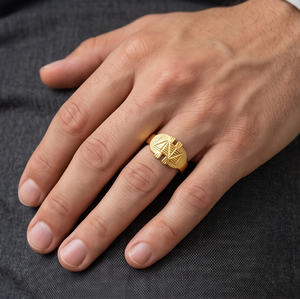 DIVYORO สายรัดข้อมือลายพีระมิดเคลือบทอง 22k สำหรับผู้ชายแบบคลาสสิก - Product Image 3
