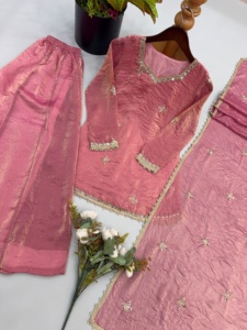 Ensemble prêt-à-porter entièrement cousu avec haut brodé de sequins et de miroirs, pantalon Sharara Plazzo et dupatta. - Product Image 6