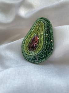 Broche Vibrante Perlée à la Main Jaune Néon et Blanc Nacré, Broderie Agrumes en Perles de Rocaille, Épingle pour Femme, Pièce Tendance pour Veste en Jean d'Été - Product Image 5