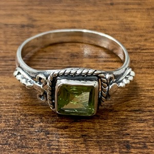 แหวนแฟชั่นเพอริดอท น้ำหนัก 3.2 กรัม - Product Image 1