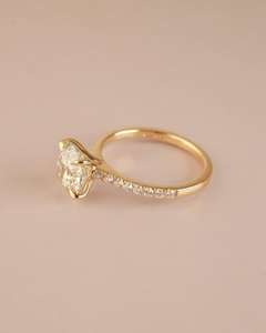 Anillo de Media Banda con Diamante Solitario de Corte Redondo de Lujo, 1.00CT, Cultivado en Laboratorio, con Oro Amarillo de 14K, Joyería Fina para Compromiso, Fiestas y Ocasiones Especiales - Product Image 3