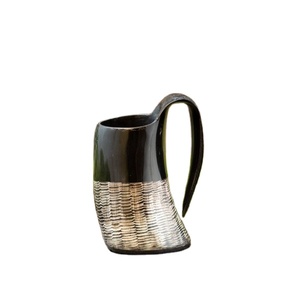Tasse de chope en corne de buffle polie grande conception d'animal nautique de style viking pour boire de la bière produit d'artisanat naturel - Product Image 2