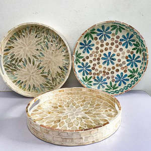 Plateau de service élégant en bois et nacre, fait main, écologique, de luxe, avec décorations coquillages, plateau de présentation décoratif, organisateur de table basse - Product Image 3