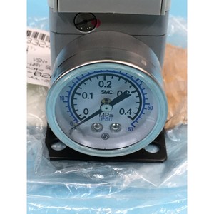 Régulateur AMAT 3870-02053 à pression, taille de port 1/4 - Équipements et pièces semi-conducteurs d'occasion fiables à l'échelle mondiale - Product Image 3