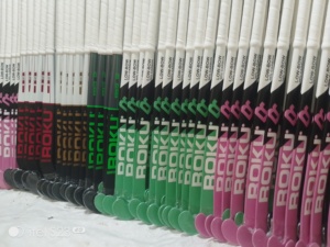Bâton de hockey sur gazon professionnel de haute qualité 100 % fibre de carbone, modèle Low-Bow-30% Roku Hockey personnalisable 24 - Product Image 4
