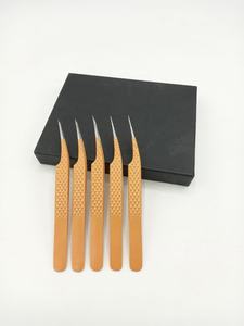 Pinzas Profesionales Personalizadas para Extensión de Pestañas, Agarre Fuerte, Punta de Fibra de Acero Sostenible, Acero Inoxidable Japonés - Product Image 6