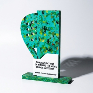 Trofeo de Pádel Personalizado con Grabado Láser e Impresión UV, Letras Personalizadas, Placa Deportiva de Plástico Reciclado Ecológico - Product Image 1