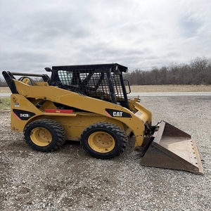 รถตักล้อยางมือสองขนาดเล็ก พร้อมหัวตักด้านหน้า ราคาถูก รับน้ำหนักได้ 5 ตัน เครื่องยนต์และปั๊มคุณภาพสูง - Product Image 6