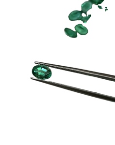 ธรรมชาติสอบเทียบ7X5มิลลิเมตรรูปไข่รูปร่างแซมเบียมรกตคุณภาพดีจำนวนมากที่มีสีเขียวสดใสสีที่ชัดเจนและเงางาม - Product Image 1