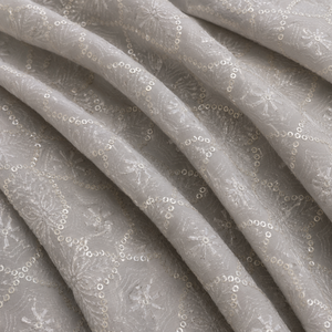 Tissu de sari en organza gris brodé avec détails en sequins pour femmes, vêtements de créateur pour fêtes, vêtements de mariée - Product Image 3