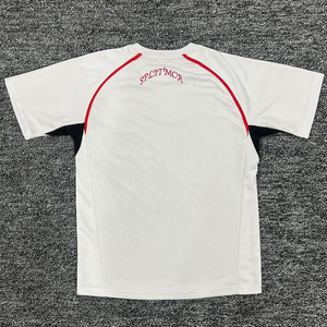 Ensemble streetwear gothique tie-dye personnalisé pour hommes – T-shirt et short avec typographie audacieuse – Style urbain tendance avec motif lettres - Product Image 2