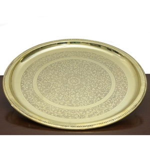Plateau de service rond en métal plaqué or style royal, vaisselle de mariage, centre de table d'hôtel, assiette de présentation, décoration intérieure, hôtel - Product Image 1