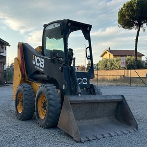 Cargadora compacta industrial JCB 225 de excelente calidad con potente capacidad de elevación y operación suave - Product Image 2