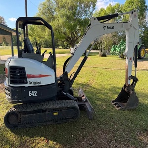 Excavatrice Bobcat E42 à vendre, conçue pour la construction, l'aménagement paysager, le creusement de fossés et les travaux lourds, offrant une précision et une fluidité exceptionnelles. - Product Image 3