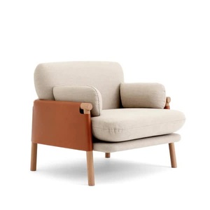 Silla de madera de teca premium, silla de comedor de madera maciza con cuero PU para restaurante, hotel y uso comercial en reuniones. - Product Image 2