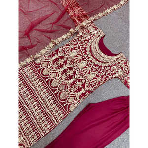 Ensemble haut-bas et Dupatta pour femmes styliste élégant et stylé - Product Image 3