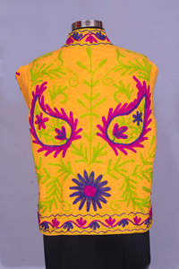 Chaqueta corta de tela TNT Suzani hecha a mano con bordado floral de estilo étnico PARA fiestas, celebraciones y bodas. - Product Image 4