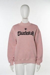 เสื้อสเวตเชิ้ตคอเต่าทรงโอเวอร์ไซส์สีน้ำเงินกรมท่าสำหรับผู้หญิง พิมพ์ลายกราฟิก Trackstar เนื้อผ้าหนา - Product Image 4