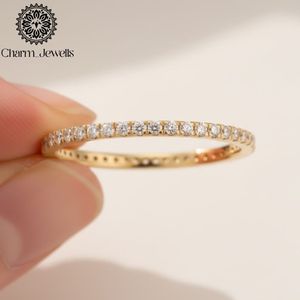 Bague de fiançailles classique pour femme en moissanite taille coussin plaqué or 22 carats, sertie à griffes, certifiée IGI, 3 grammes - Product Image 5