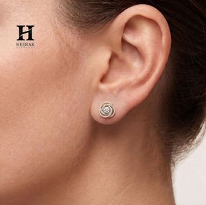 Pendientes de Lujo con Halo en Espiral, Centro de Diamante de Corte Redondo con Diseño en Espiral con Incrustaciones, Oro Blanco de 14K, Joyería Elegante para Mujer - Product Image 3