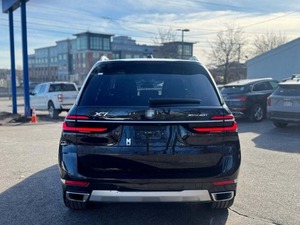 Negro Usado 2024 B/W X7 XDrive40i AWD Volante a la Izquierda R17 Paquetes Premium Dark Executive Techo Solar Arranque Remoto Asientos de Cuero Automático - Product Image 3