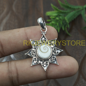 Colgante de Concha Ojo de Shiva de Plata de Ley 925 Hecho a Mano, Diseño Bohemio Vintage de Sol, Joyería Espiritual, Regalo para Mujeres, Hombres, Novias - Product Image 5