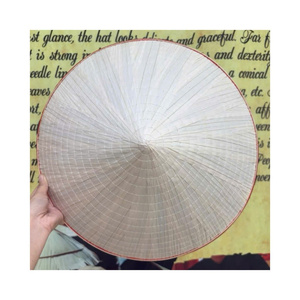 หมวกชาวนาเวียดนามแบบดั้งเดิม ทำจากใบปาล์มธรรมชาติ นอมลา - Product Image 1