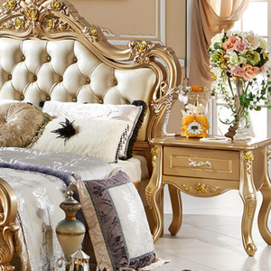 Juego de dormitorio de lujo estilo francés con cabecero tapizado capitoné, cama principal antigua de caoba maciza tallada a mano en dorado para apartamento - Product Image 3