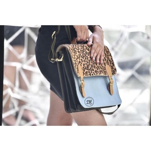 LW กระเป๋าสะพายหนังแท้สำหรับผู้ชาย, กระเป๋ากีฬาสะพายข้างขนาดมินิคาดอกออกแบบโลโก้ได้ตามต้องการ - Product Image 2