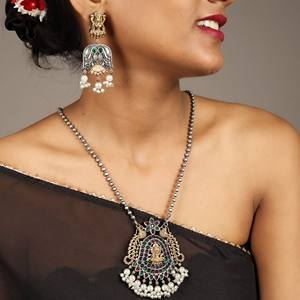 Conjunto de Joyería Nupcial Bohemia de Ónix Bicolor con Colgante de Diosa, Collar y Pendientes para Regalo de Boda, Aniversario y Compromiso - Product Image 4