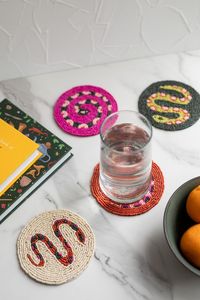 Posavasos de Lujo con Bordado Decorativo y Cuentas, Hecho a Mano con Cuentas Brillantes, Bordado Fino, Artesanía MD, Diseño Personalizado - Product Image 3