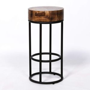 Table d'appoint en fer avec plateau en bois artisanal unique, dotée d'une texture bois artistique et d'une structure en fer. - Product Image 4