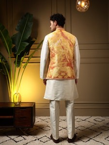 Ensemble Koti Kurta en soie exclusif pour hommes, avec pantalon assorti et veste Nehru, pour les mariages et les occasions traditionnelles - Product Image 6