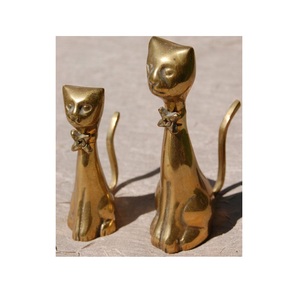 Centre de table moderne en métal pour salon, avec un look décoratif haut de gamme pour une touche d'élégance à la maison - Product Image 1