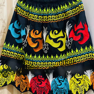 Jupes brodées populaires de style hawaïen, Kosrae, Pohnpei, Chuuk, avec des broderies des îles polynésiennes de la Micronésie, pour femmes. - Product Image 4