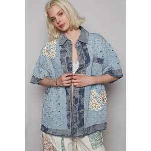 Top de Mezclilla Azul Claro Desgastado de Manga Media para Mujer Veloro con Cierre de Botones POL, Talla S, 504g - Product Image 2