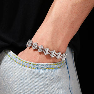 Pulsera de Cadena Chapada en Oro de 24K de Lujo con Incrustaciones de Diamantes, Unisex, para Uso Diario - Product Image 2