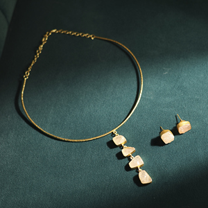 Ensemble de collier avec couronne en perles d'eau douce plaqué or 18 carats, bijoux minimalistes pour femmes, ensemble cadeau - Product Image 4