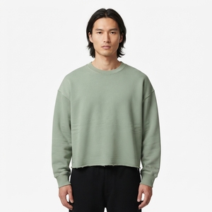 เสื้อสเวตเชิ้ตคอกลมสีเขียวเซจสำหรับผู้ชาย ทรงโอเวอร์ไซส์ ขอบดิบ แขนยาว สไตล์ลำลอง สตรีทแวร์ - Product Image 1