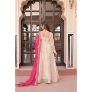 Robe de soirée en tissu jacquard Cosmos avec perles et détails en perles - Product Image 2