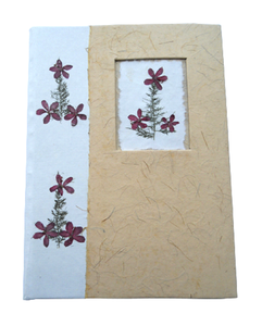 Album photo fait main de couleur beige en papier recyclé avec couverture en papier de banane, design nouveau, fleurs séchées - Product Image 1