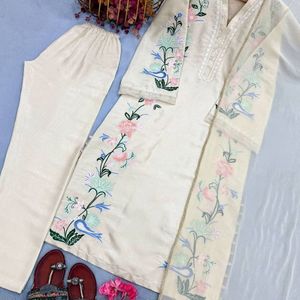 Chal de Mezclilla Modal Bordado con Seda, Diseño de Dibujos Animados, Tradicional, para Mujer, Ideal para Fiestas, Suave al Tacto, para Uso Diario - Product Image 3